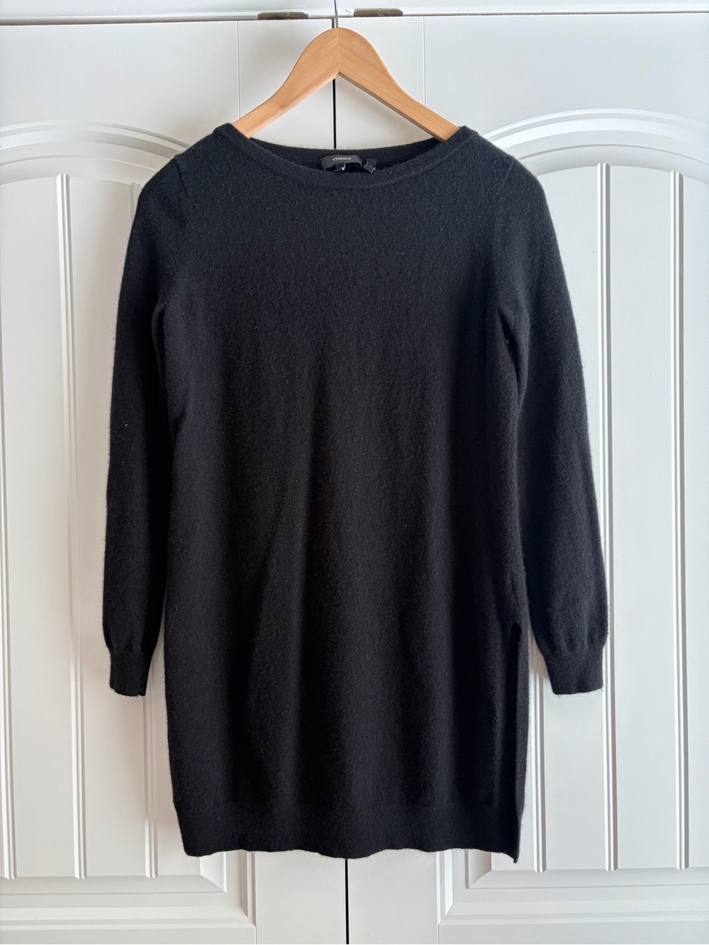 Theory Cashmere Tunic Sweater Womens Sz M Beninaty B Side Slits Crew Neck Top
